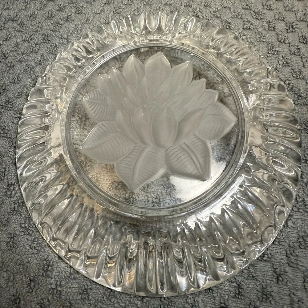 Beautiful Cut Glass MIkasa Crystal Ash Tray with Frosted Lotus Flower